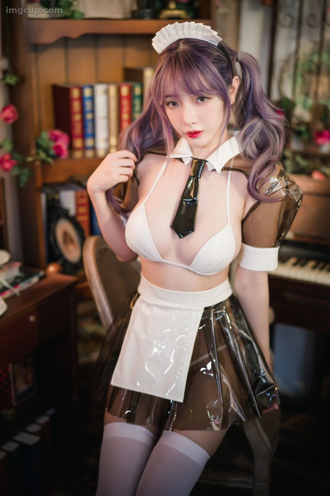 Coser 雯妹不讲道理 No.047 透明皮衣女仆 第2张图