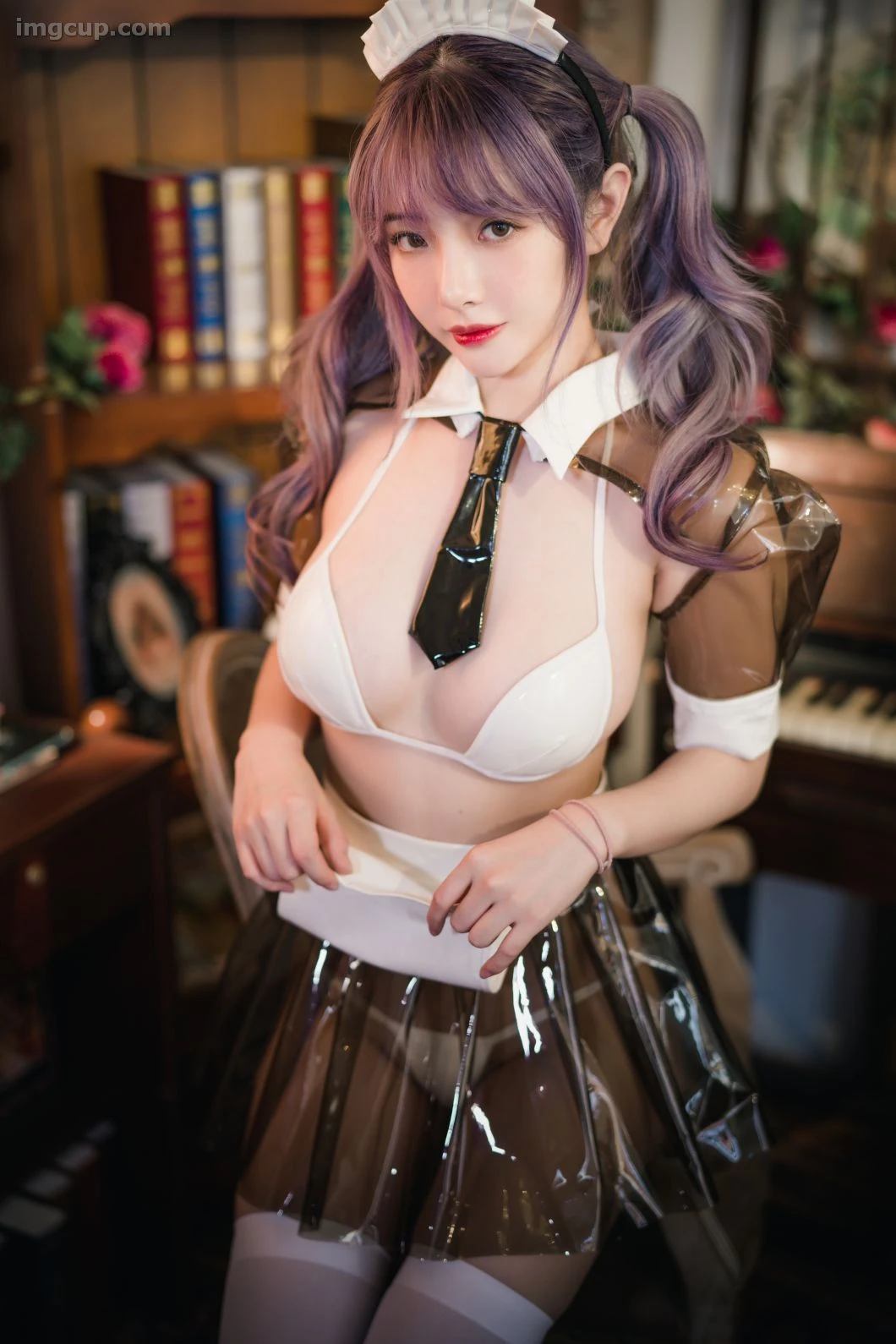 Coser 雯妹不讲道理 No.047 透明皮衣女仆 第3张图