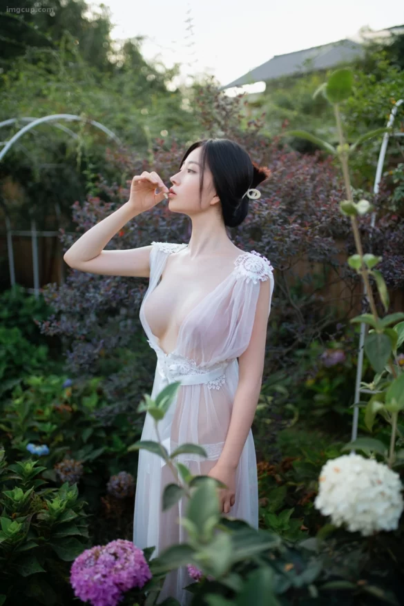 Coser 年年 – 神明之女 第1张图