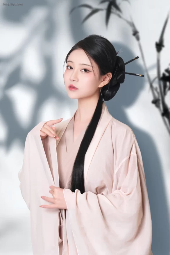 Coser 年年 – 青丝 第1张图