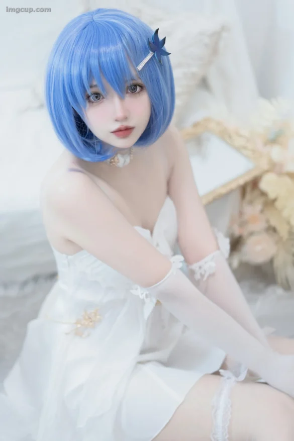 Coser 疯猫ss NO.055 – Fantia 2023年12月会员订阅合集(5套) 第1张图
