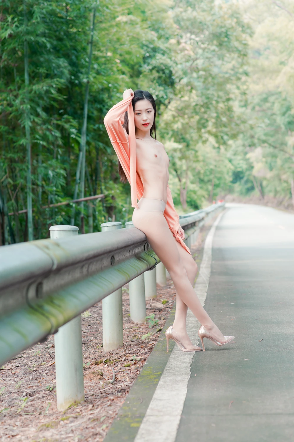 杨子嫣 – 户外女神的丝袜秀 第10张图
