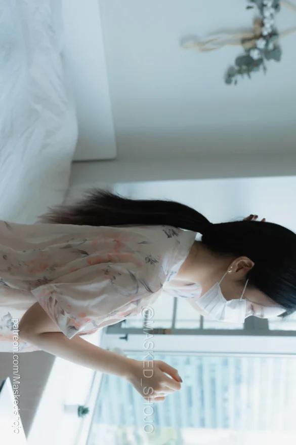 Cosplay Masked Shojo – Waterfall Big Tits 第1张图